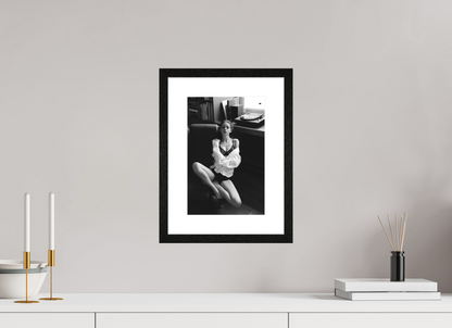 20 x 30 cm, Black Oak Frame With Passe-Partout Record Corner