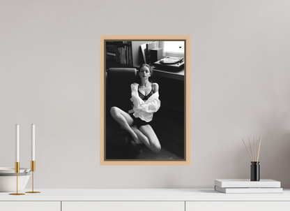 30 x 45 cm, Natural Maple Floater Frame Record Corner